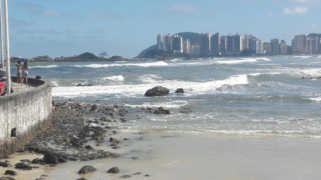 Pe Na Areia - Com Servico De Praia 瓜鲁雅 外观 照片